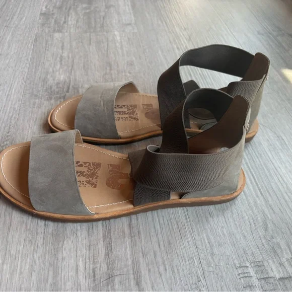 Sorel Women's Tan and Olive Sandals - Picture 2 of 4